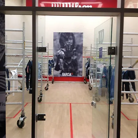 & Wellness Zuiver מלון 3*